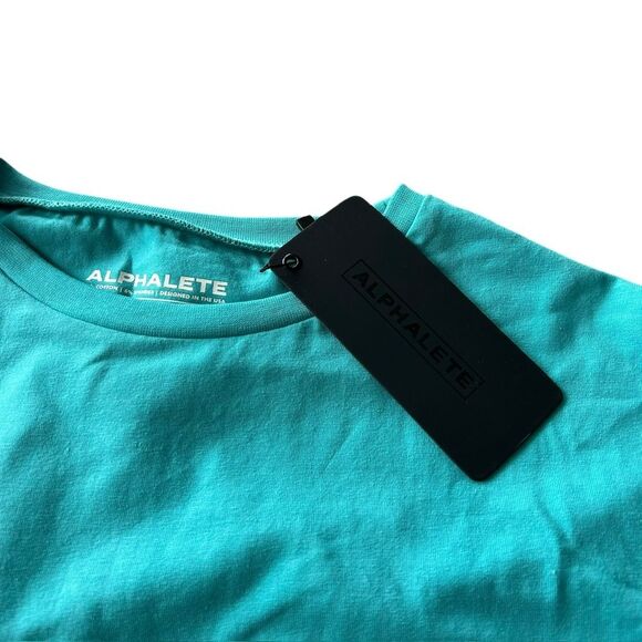 Alphalete Womens M Short Sleeve Boxy Crop Top Aqua Blue Pump Cover Oversized New - Picture 5 of 10